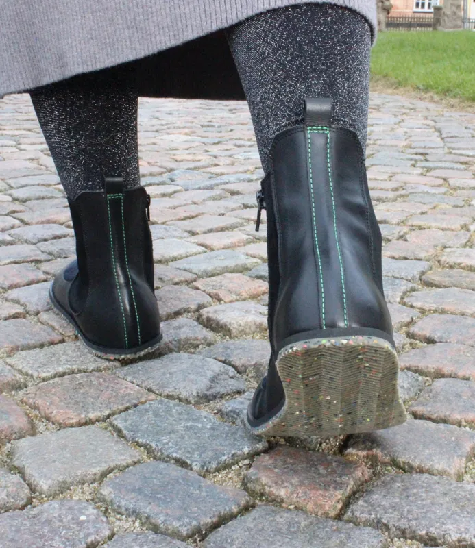 Annika Barefoot Palustria Annika Barefoot Palustria